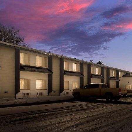 Surestay Hotel By Best Western Уэллс Экстерьер фото