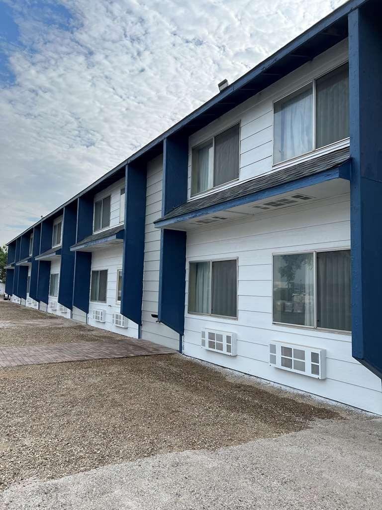 Surestay Hotel By Best Western Уэллс Экстерьер фото