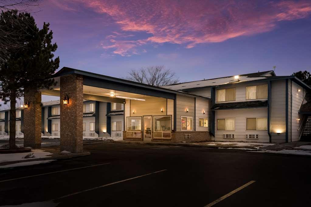 Surestay Hotel By Best Western Уэллс Экстерьер фото